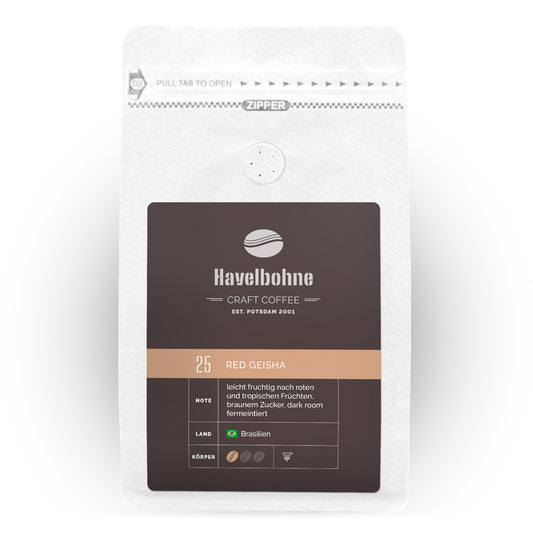 Kaffeetüte mit Red Geisha Kaffee frisch geröstet in Potsdam